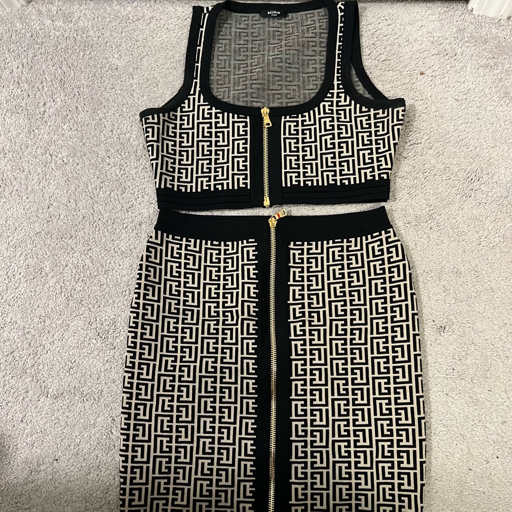 Balmain Cropped bicolor knit sports bra top and skirt with Balmain monogram